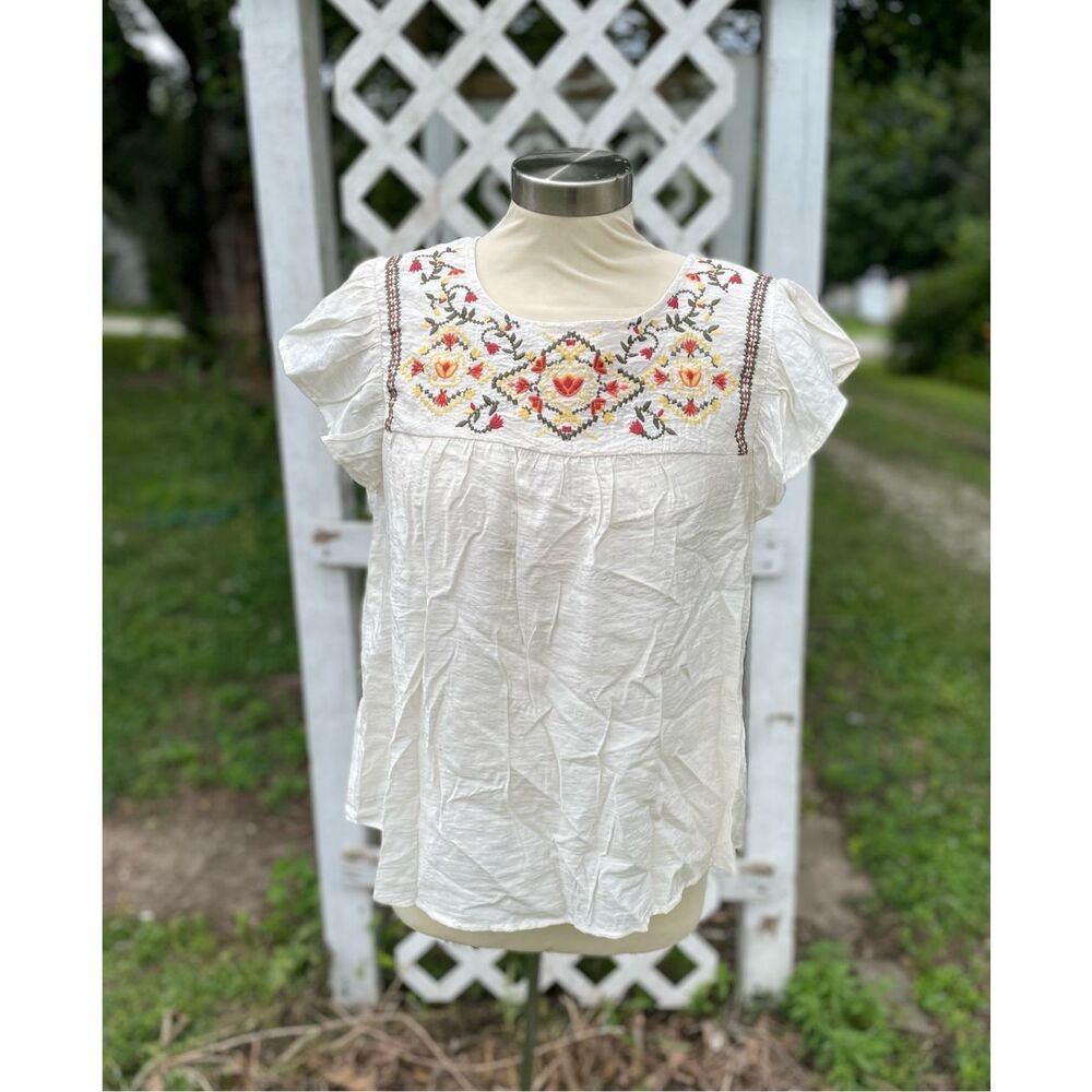 Blu Pepper Cream Embroidery Large Top New